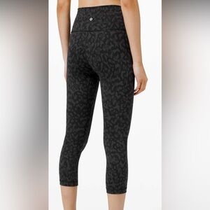Lululemon Wunder Train High-Rise Crop 21" Size 4